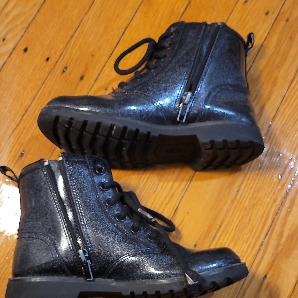 UGG Kids Shiny Black Boots - Picture 8 of 12